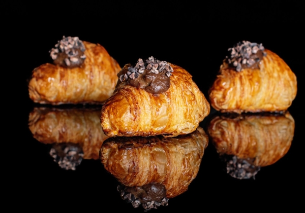 Mini croissant kávový se slaným karamelem